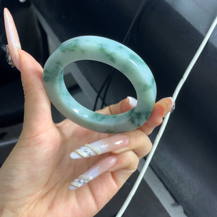 定制翡翠未镶嵌翡翠手镯