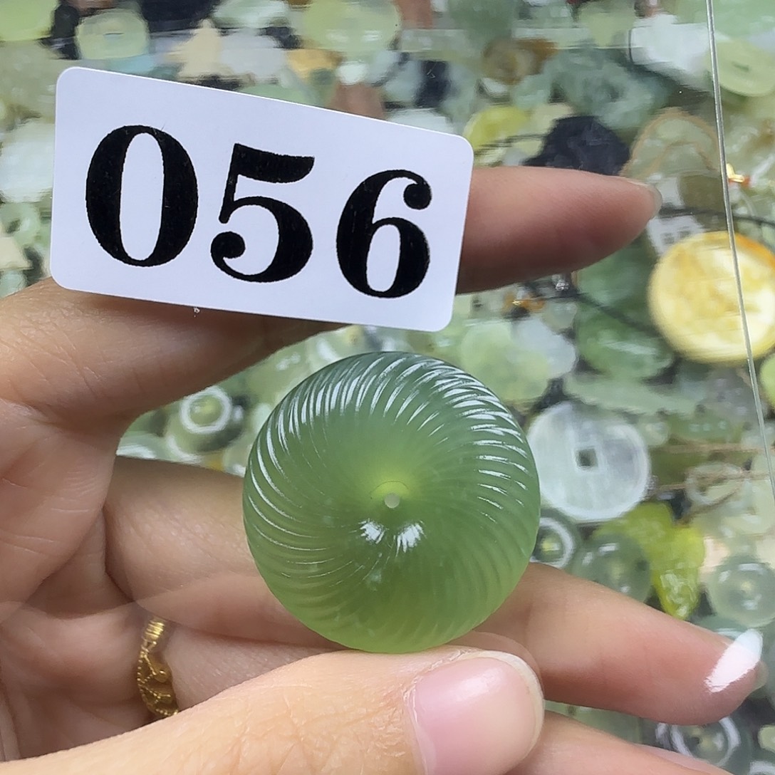 安***华蛇纹石玉未镶嵌岫玉吊坠