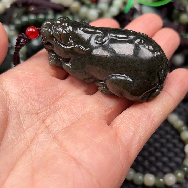 和田玉颈饰未镶嵌