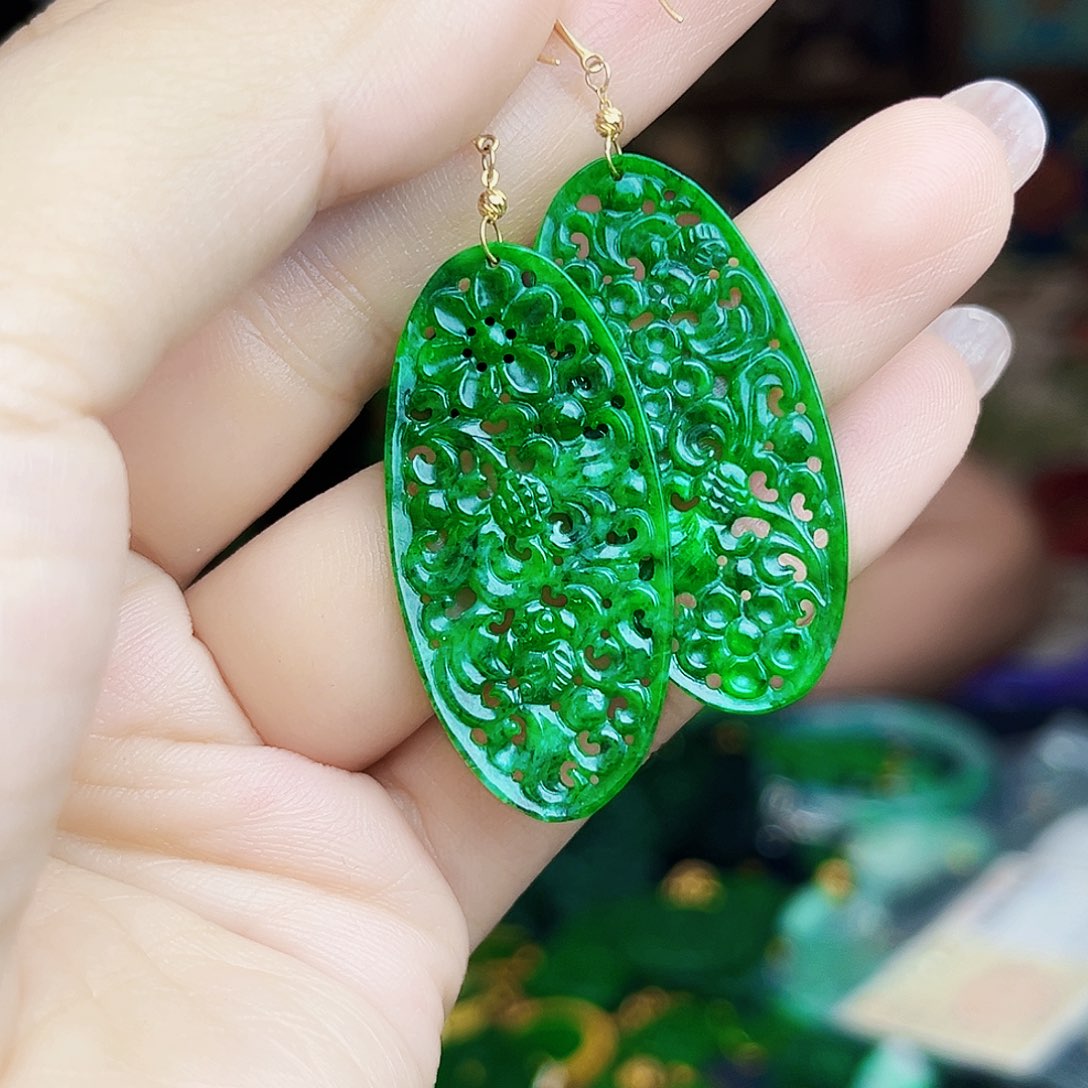 翡翠18K金镶嵌颈饰多样性