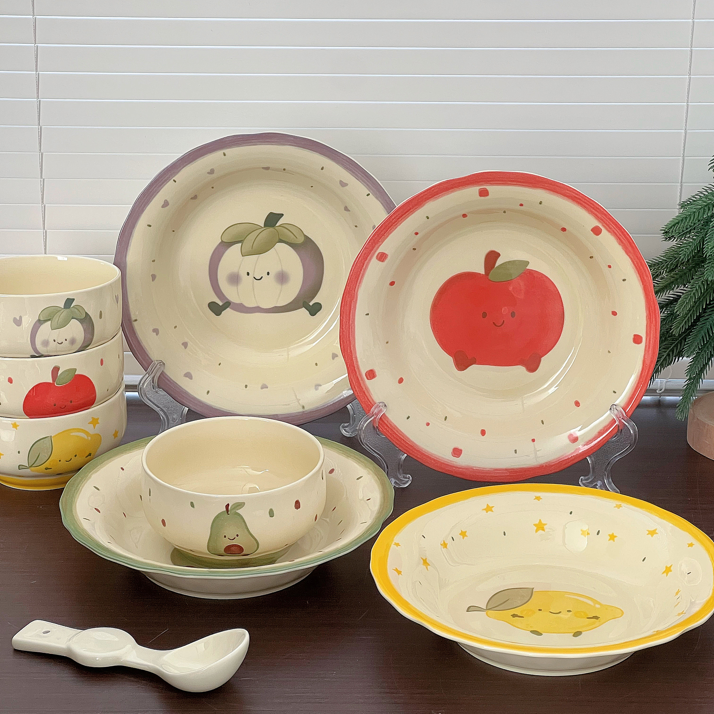 可爱碗盘家用新款高颜值个人专用小碗陶瓷米饭碗儿童餐具酸奶碗