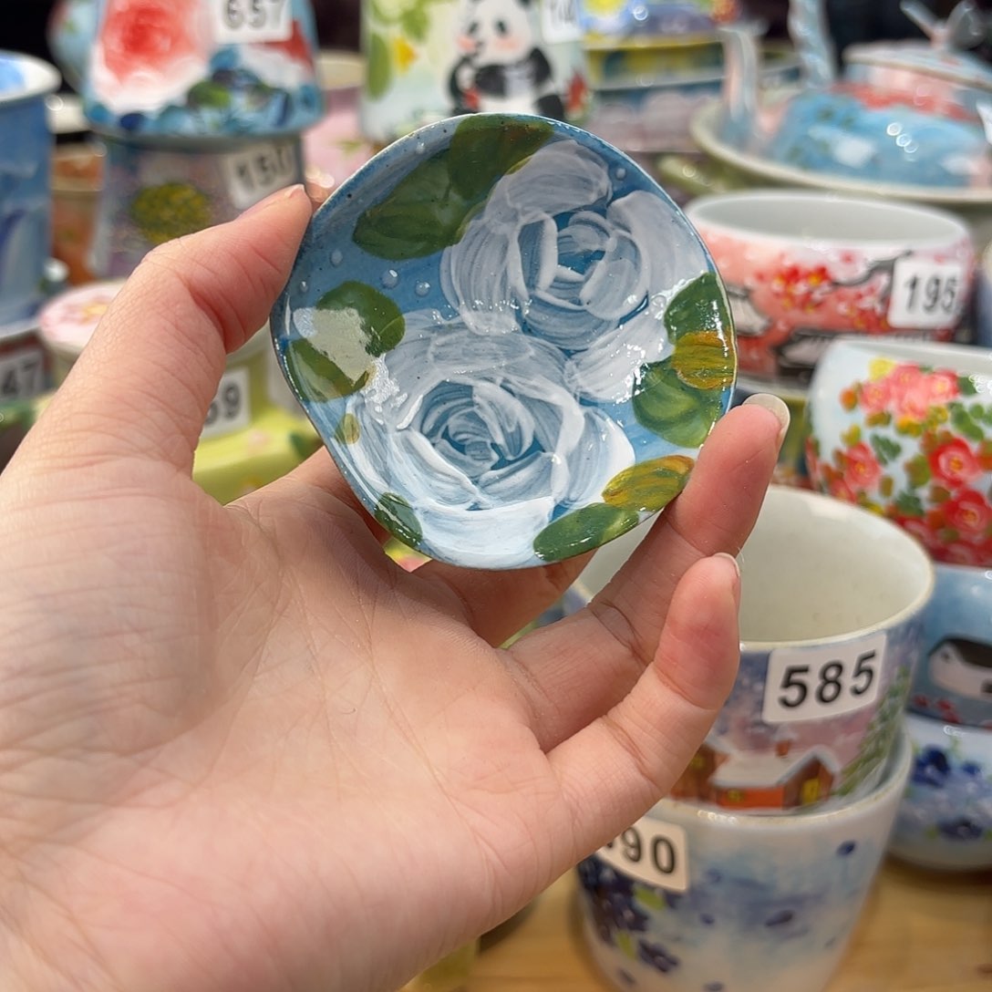 瓷片兔兔嘎嘎嘎好帅