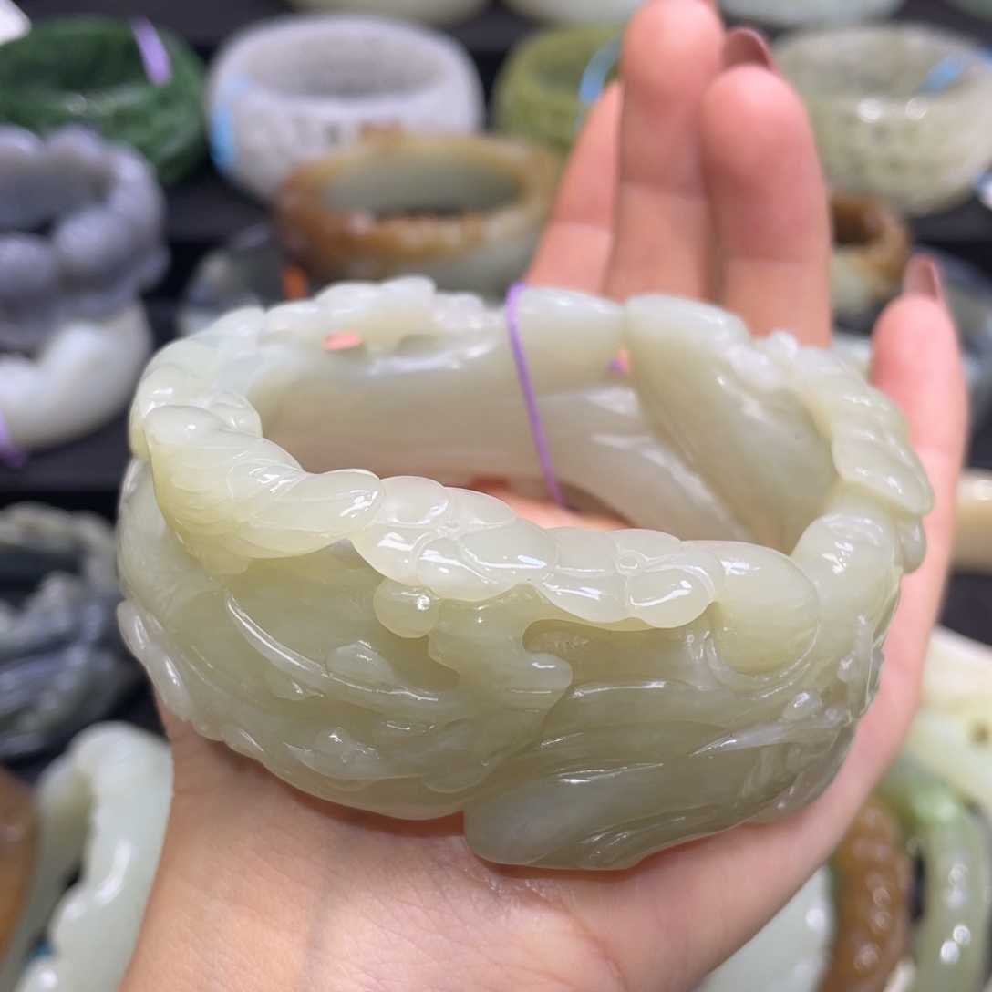 和田玉手镯未镶嵌129