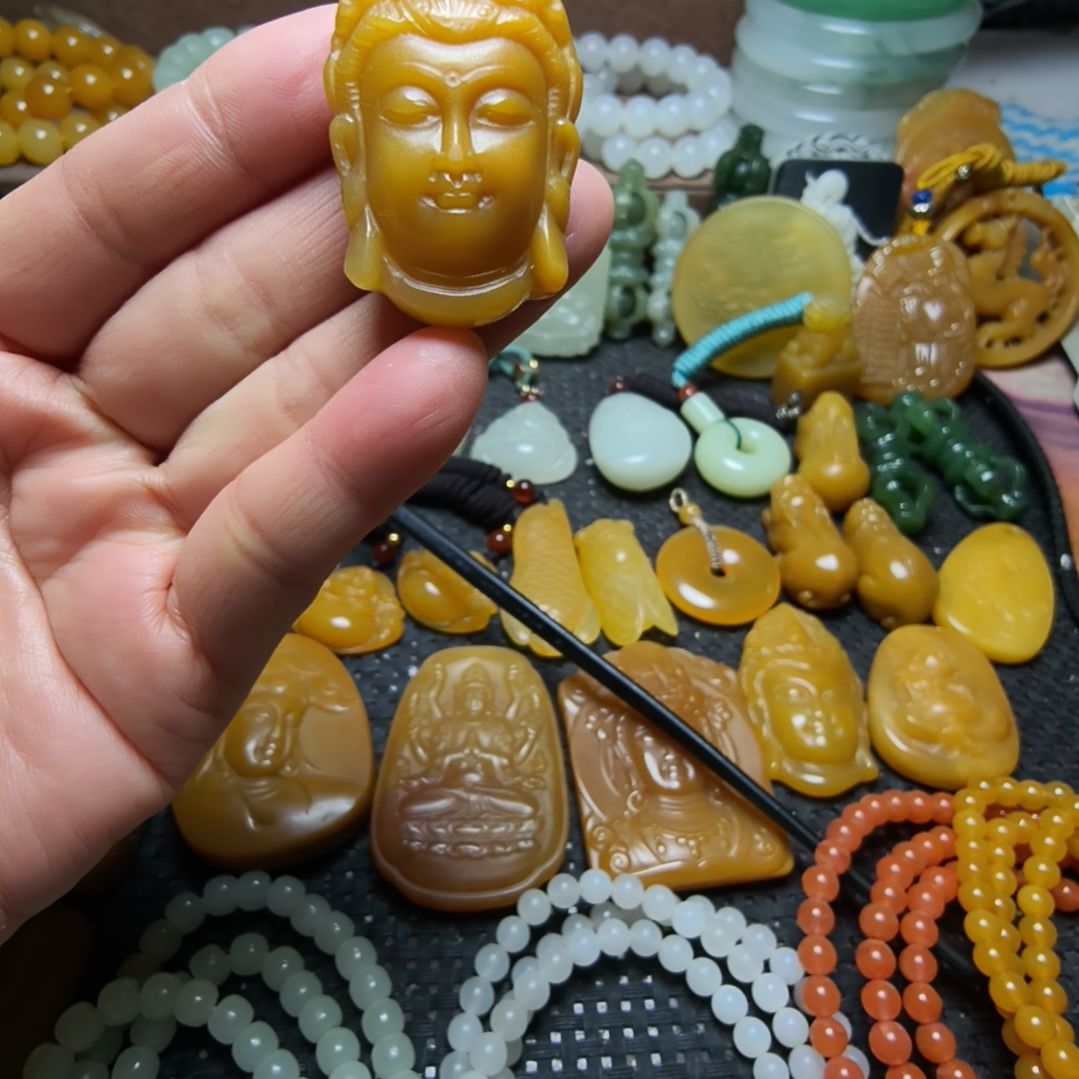 石英质玉（黄龙玉）未镶嵌颈饰