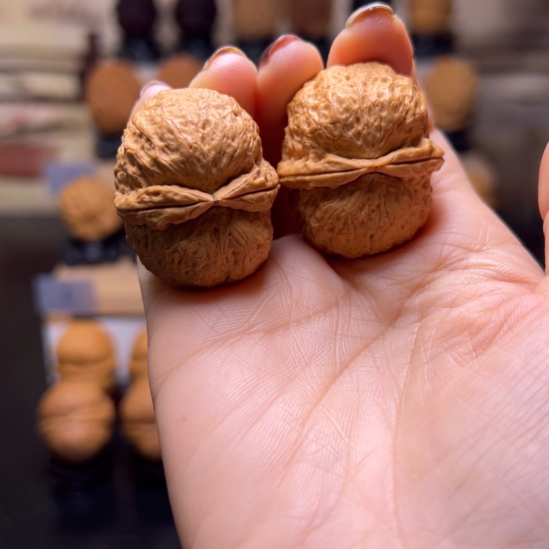 文玩核桃把件粗筋元宝H26