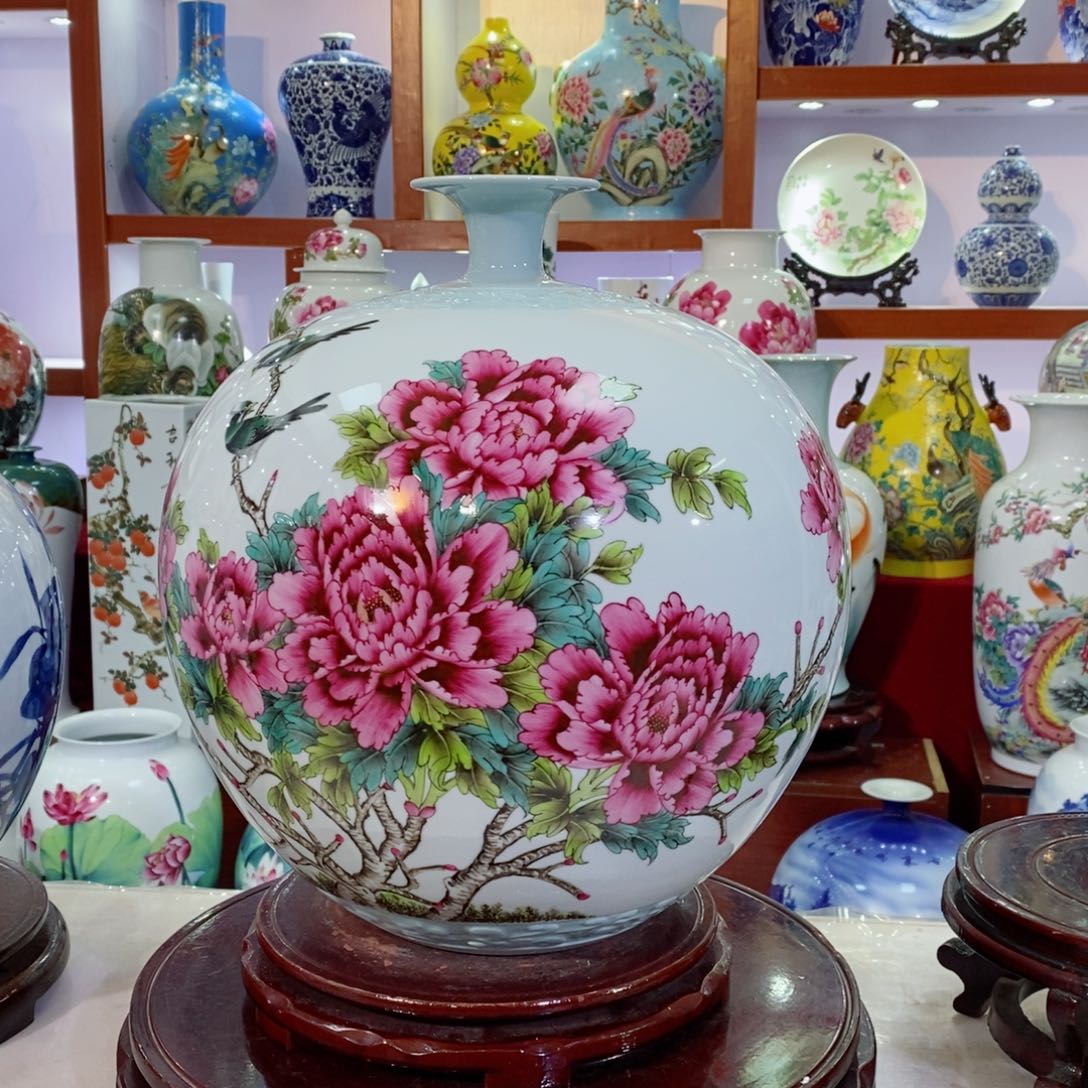 瓶牡丹花石榴瓶粉彩