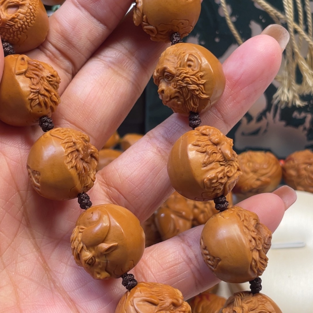 微瑕十二生肖橄榄核手串