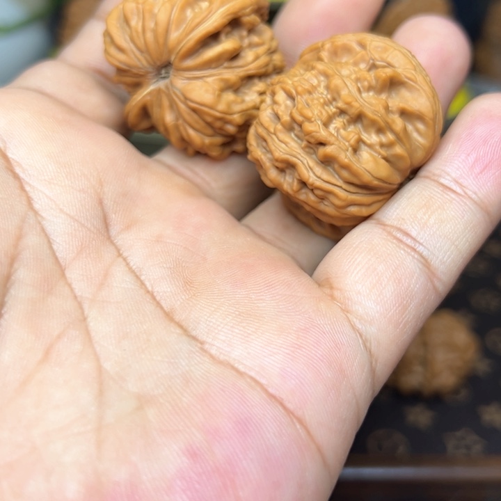 文玩核桃吊坠九**.四座楼