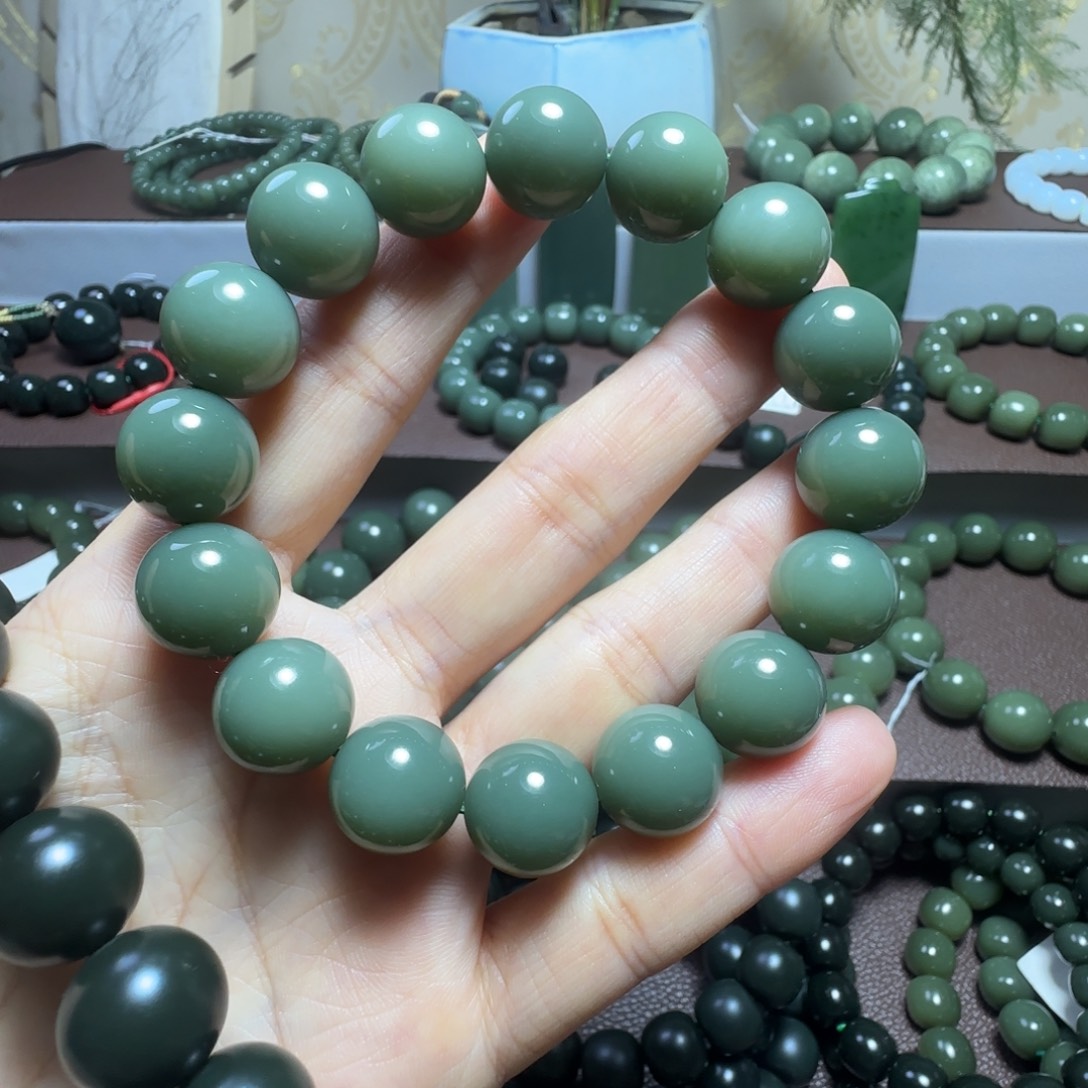 一***念和田玉未镶嵌手串