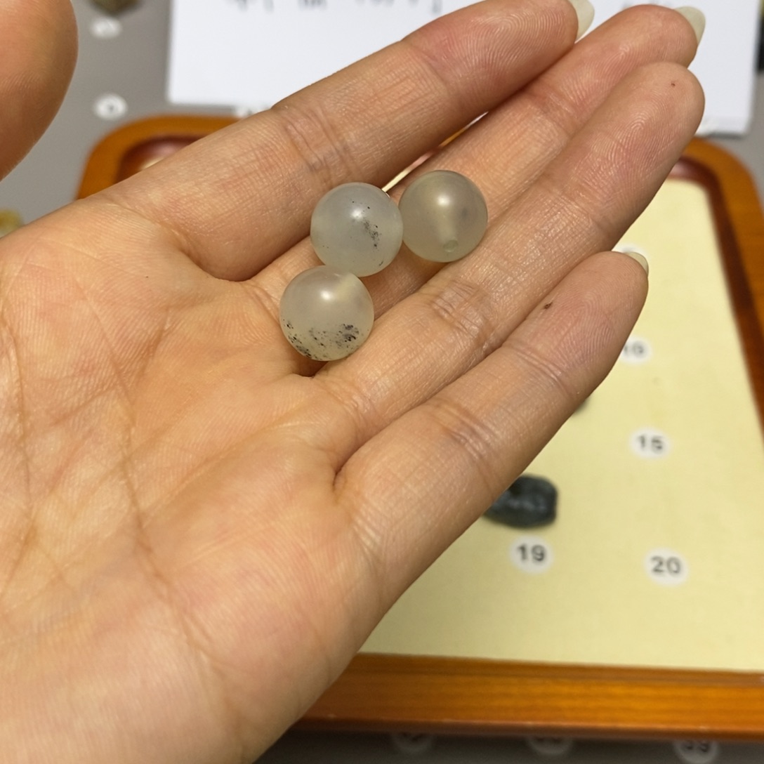 蛇纹石玉配饰合金燚*