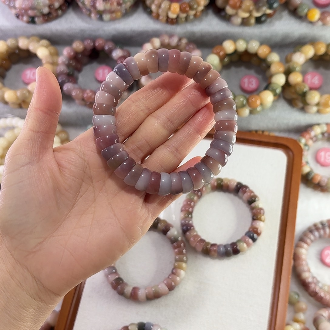 。***，吊坠菩提根/象牙果