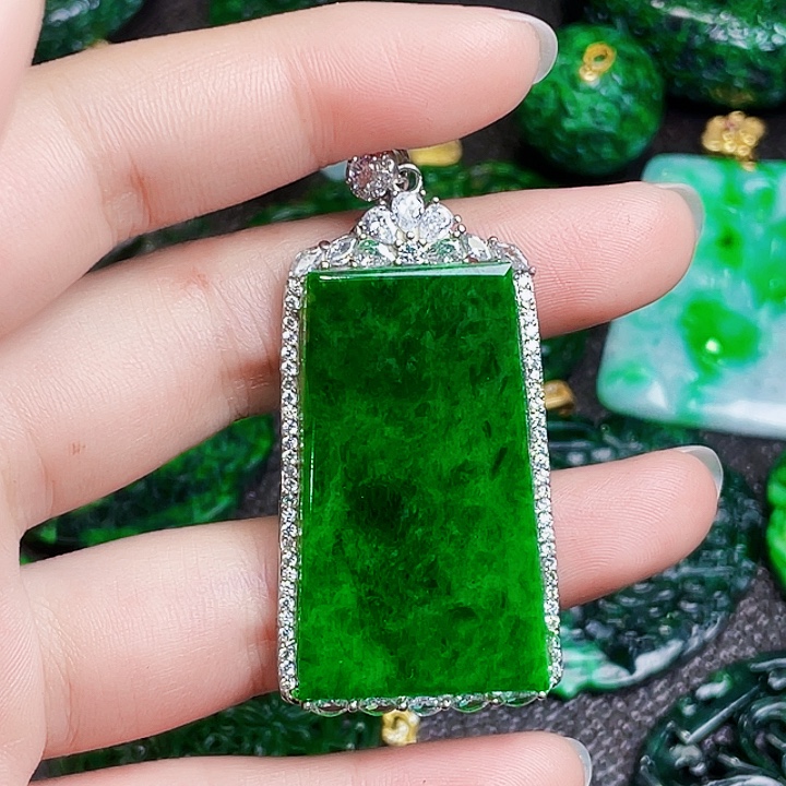 翡翠银S925镶嵌颈饰多样性