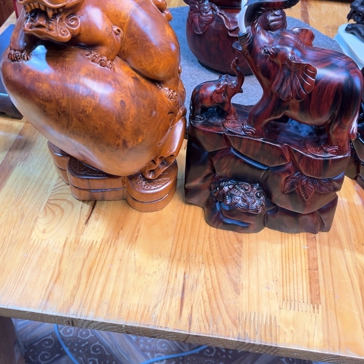大果紫檀（缅甸花梨）万*月貔恘和 大红酸枝大象 摆件