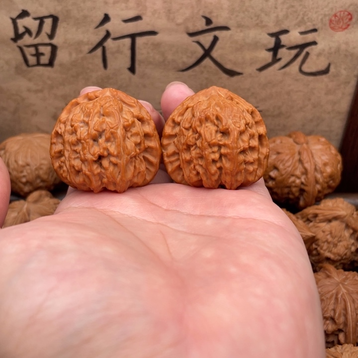 文玩核桃把件38三角白