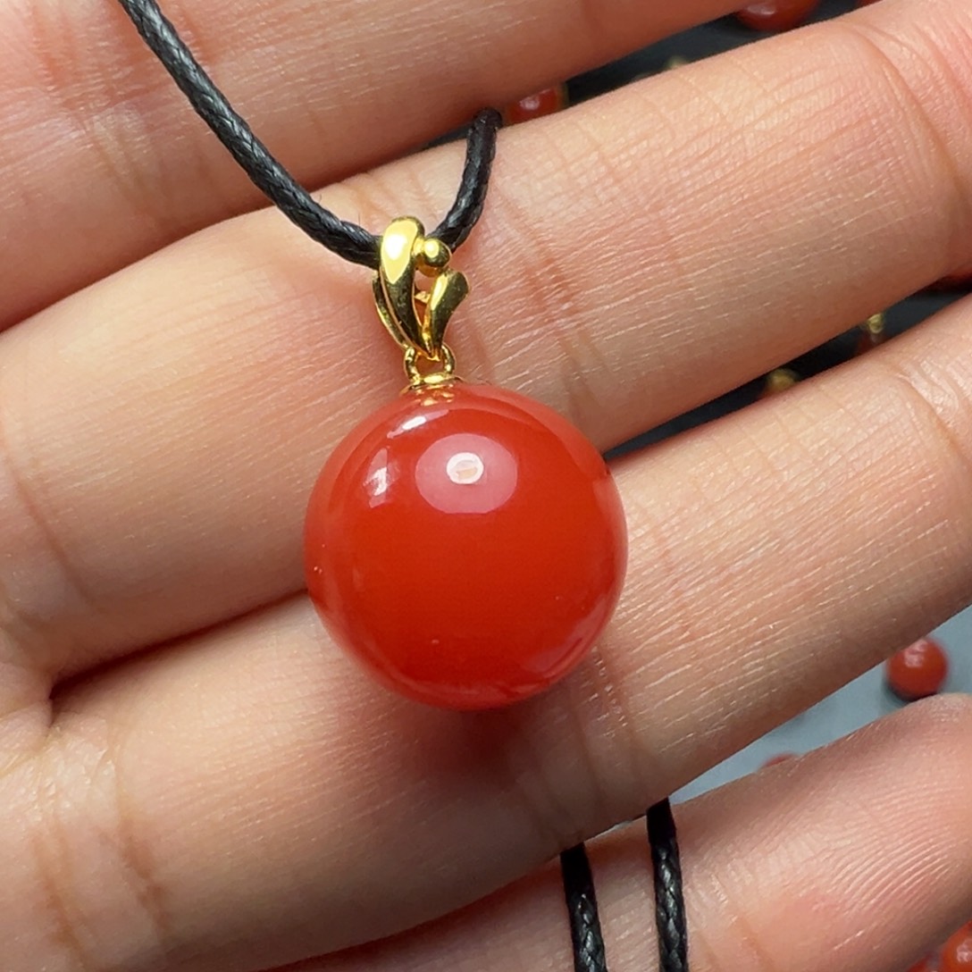 南红玛瑙吊坠18K金镶嵌