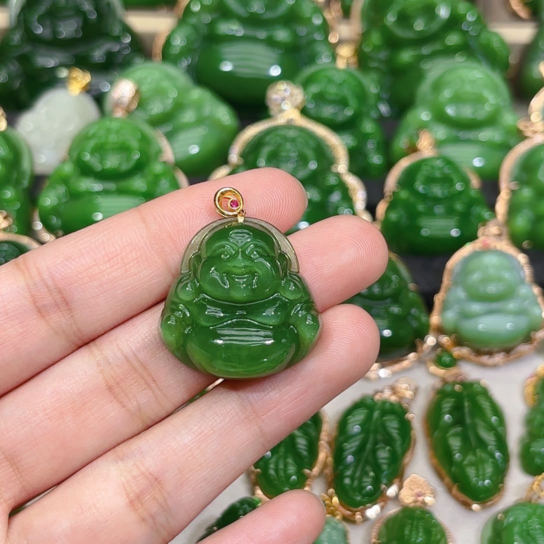 和田玉（碧玉）颈饰18K金镶嵌