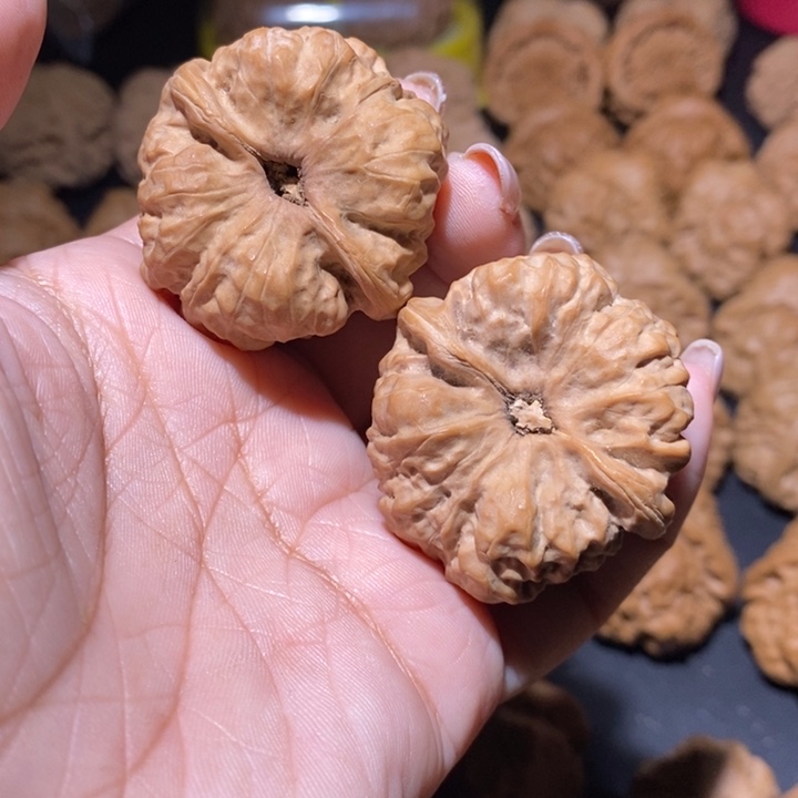 文玩核桃吊坠十*四蛤蟆头39