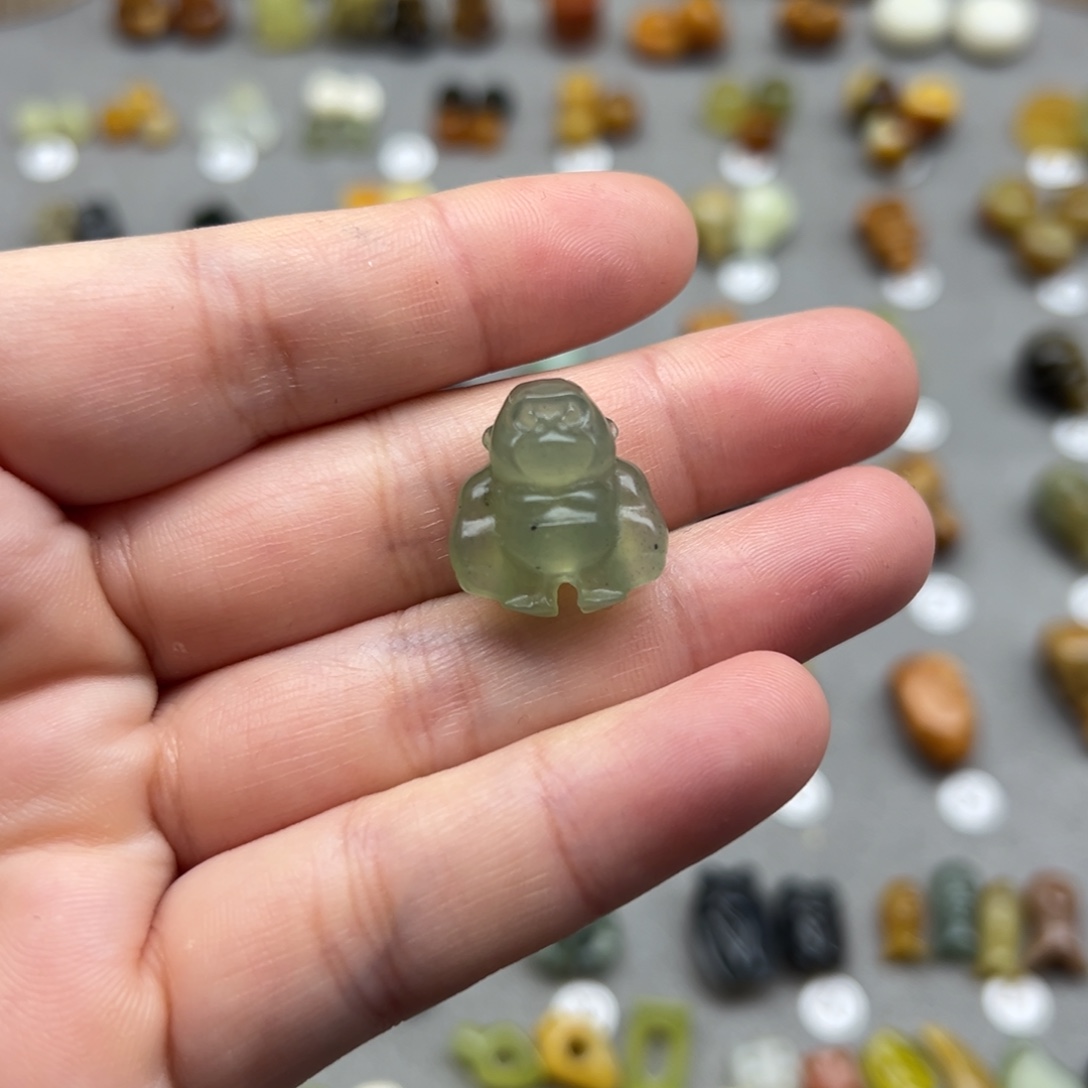 蛇纹石玉未镶嵌配珠