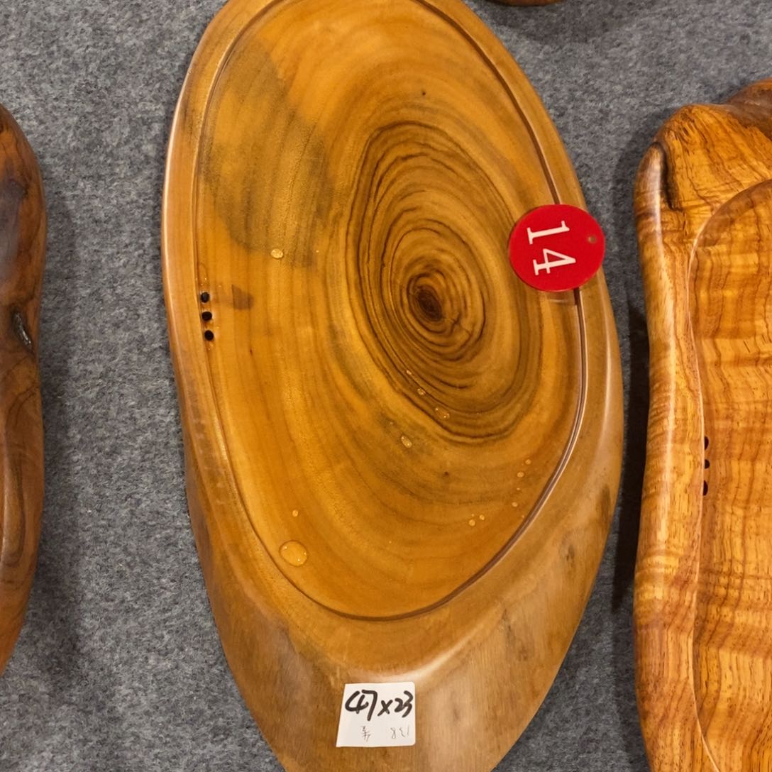 星**?香樟木自然随形茶盘