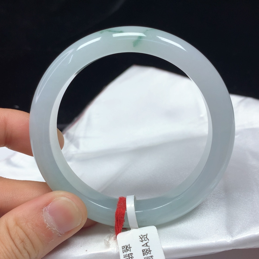 翡翠未镶嵌手镯（圆镯）57.3