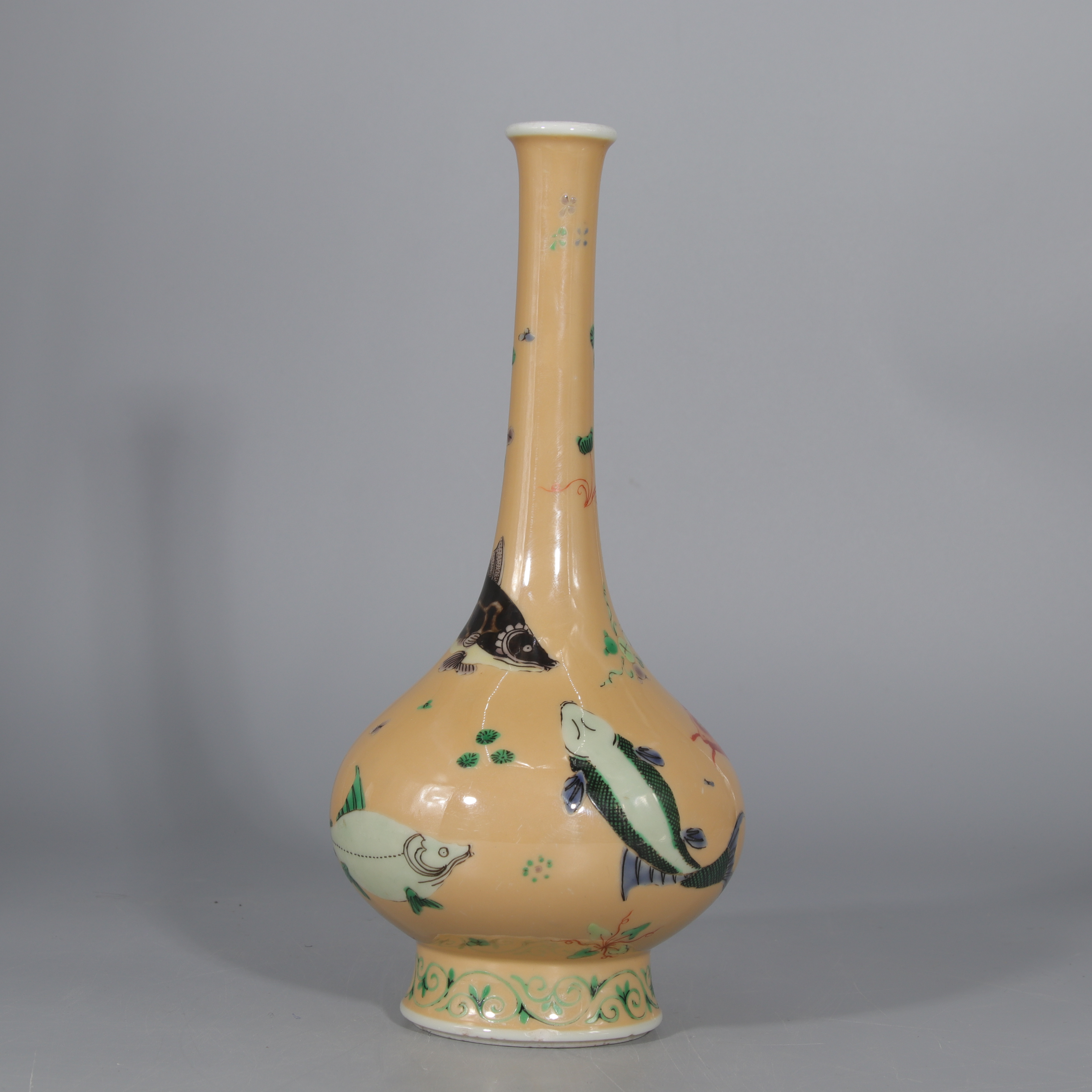 米黄釉鱼藻纹长颈瓶    H502-158