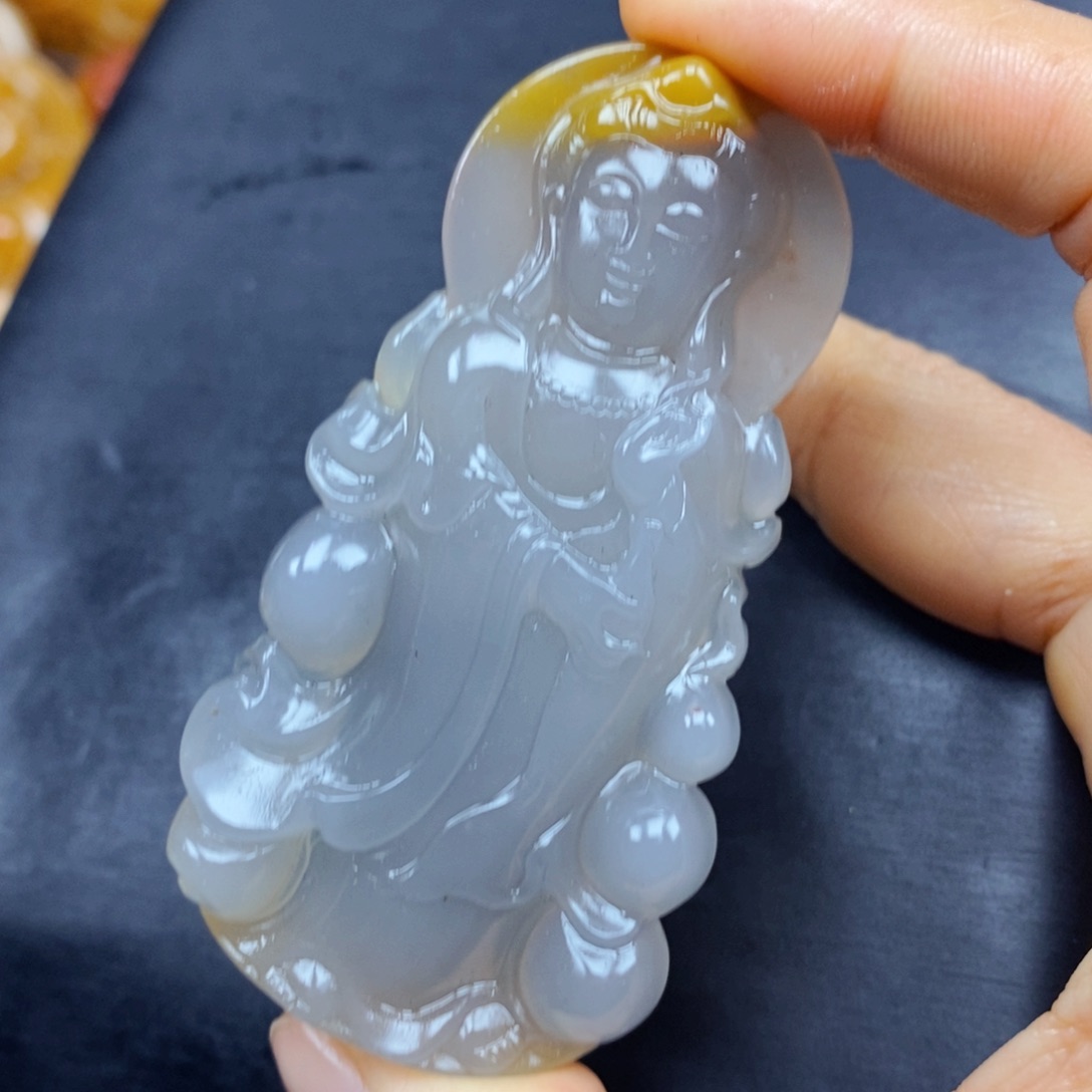 石英质玉颈饰未镶嵌