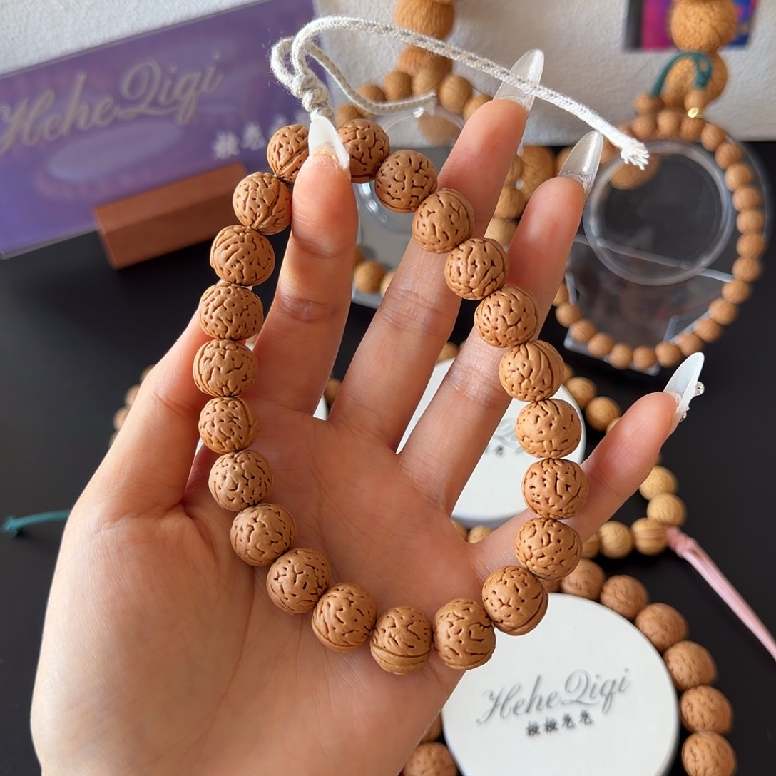 涂***陌野生肌肉纹小肥脐