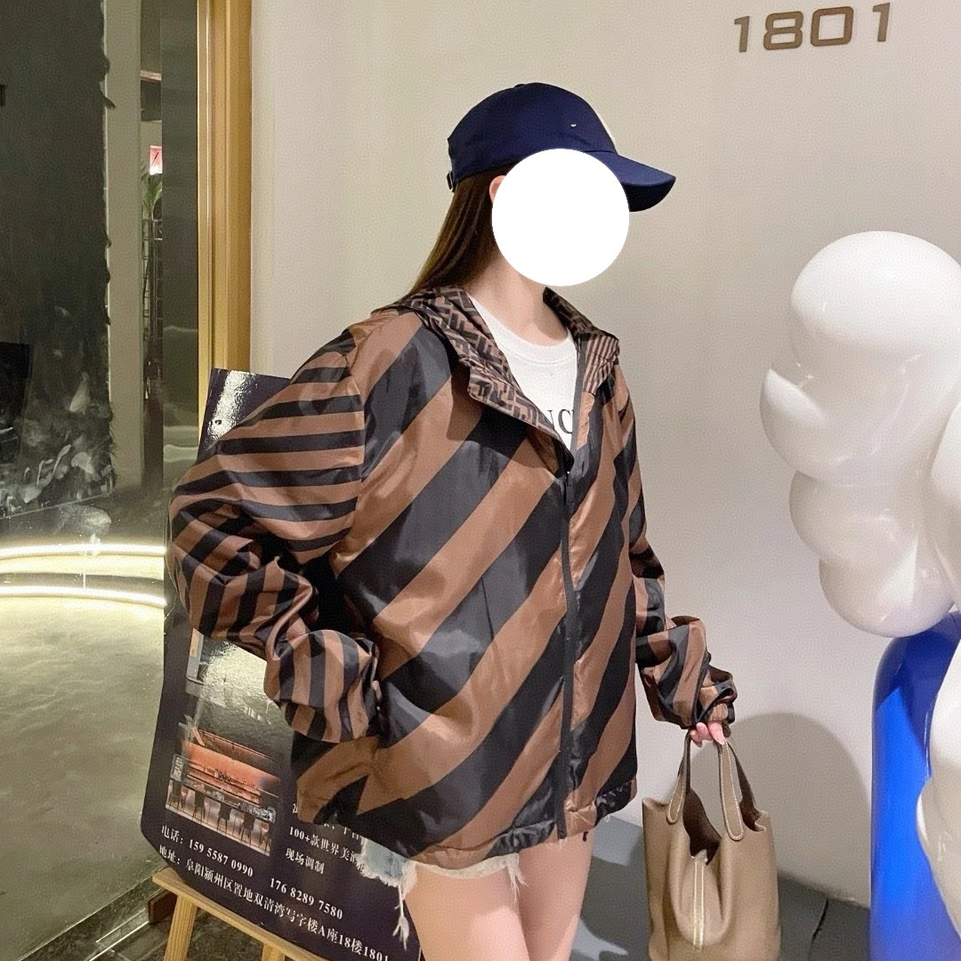 99新 FENDI/芬迪 经典款双面满印夹克 46码