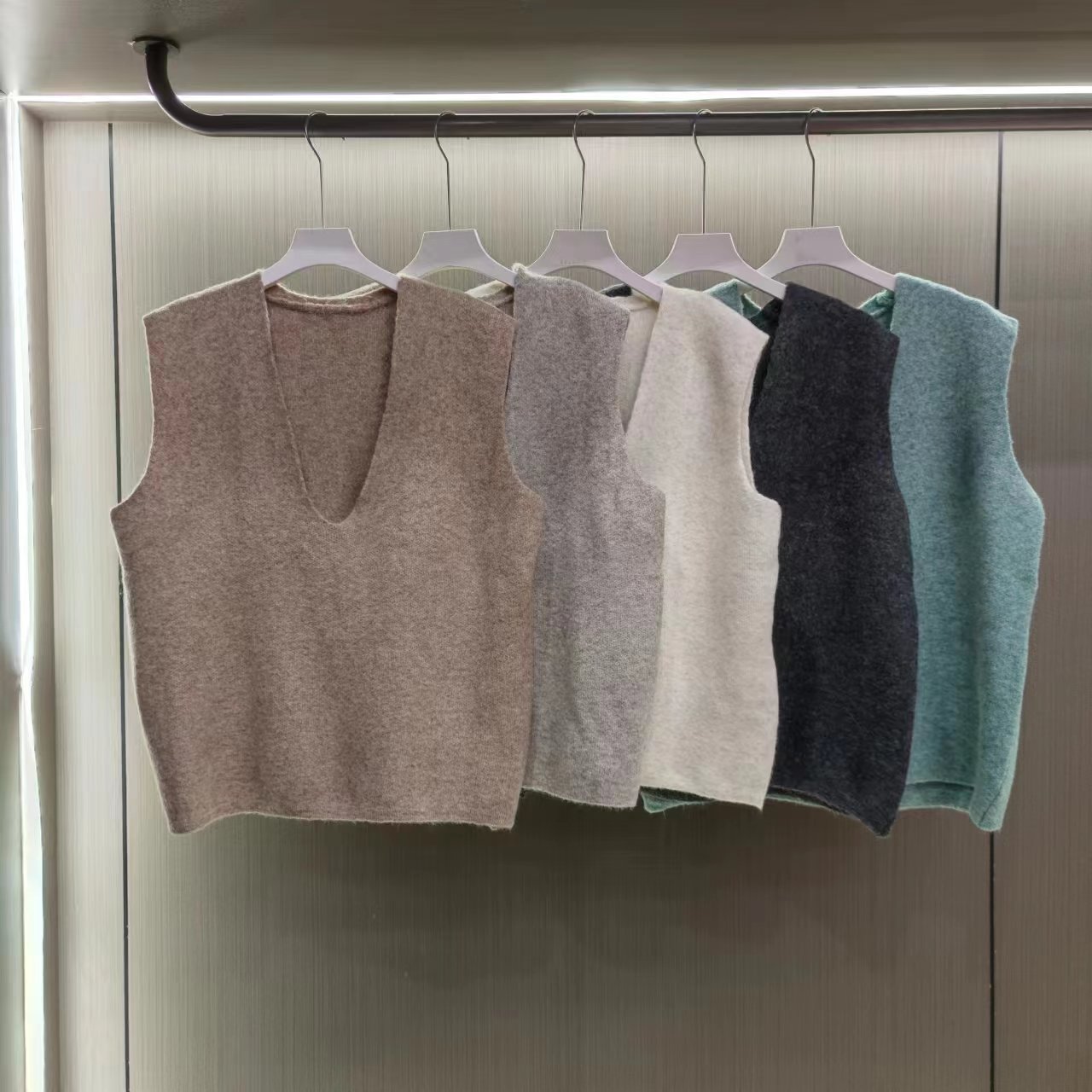 秋冬韩版设计宽松显瘦简约叠穿针织马甲背心外套Z1030