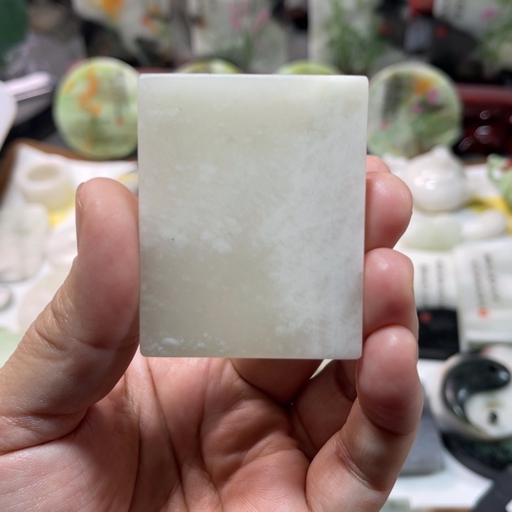 独山玉未镶嵌颈饰