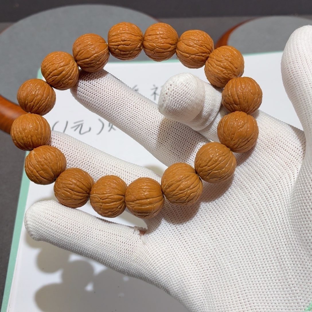 z***t桃核吊坠凤羽手持