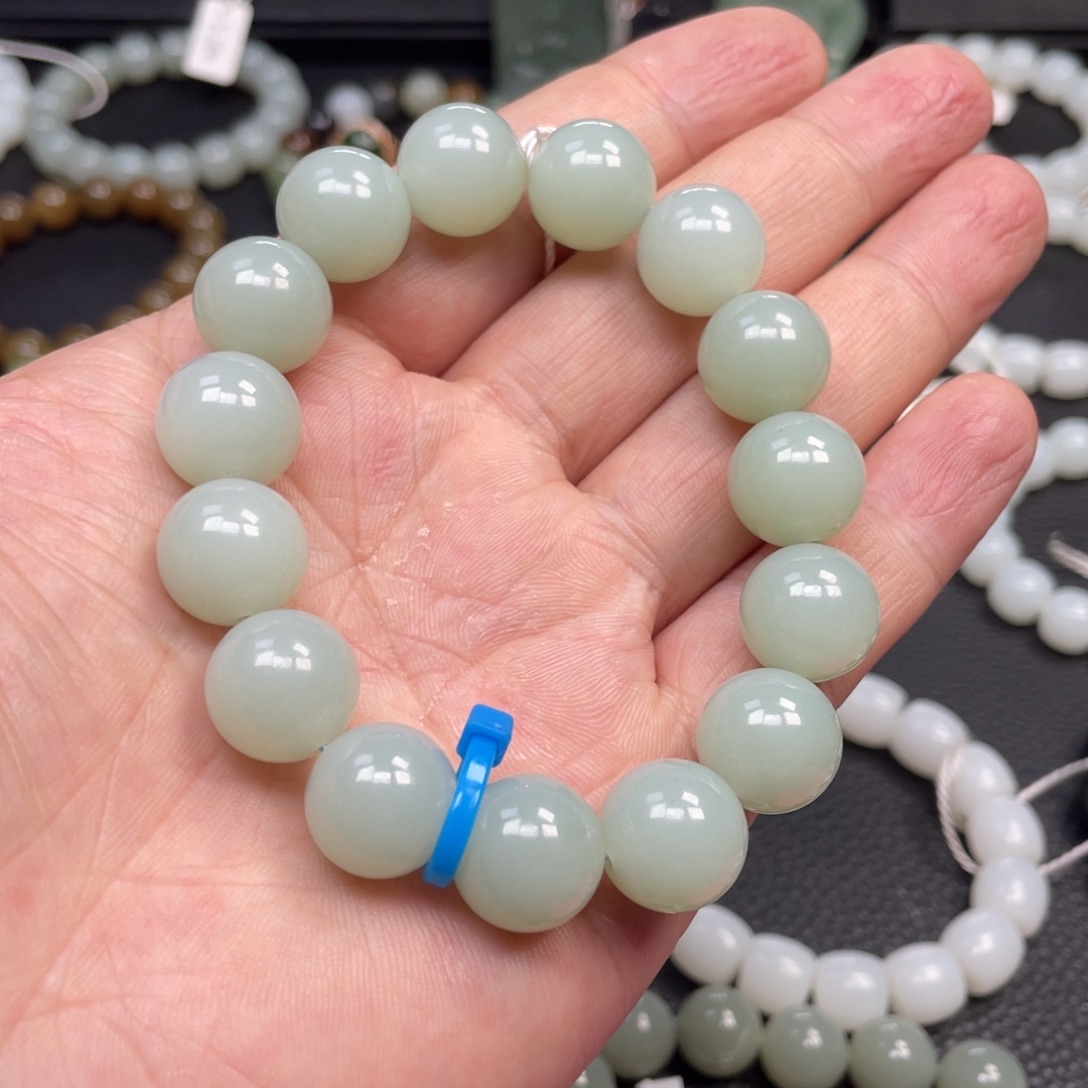 和田玉未镶嵌手链