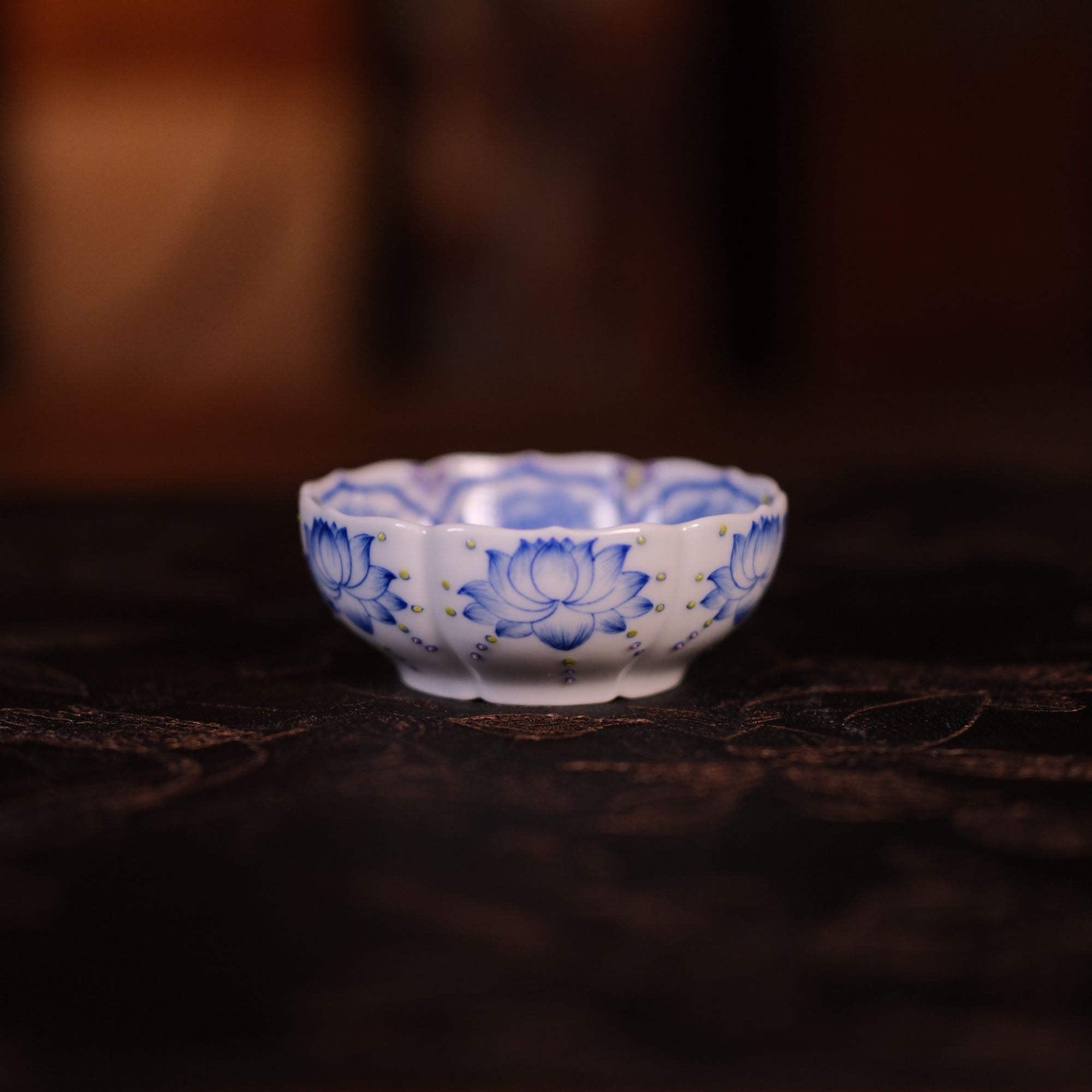 《青樵轩》青花佛莲杯