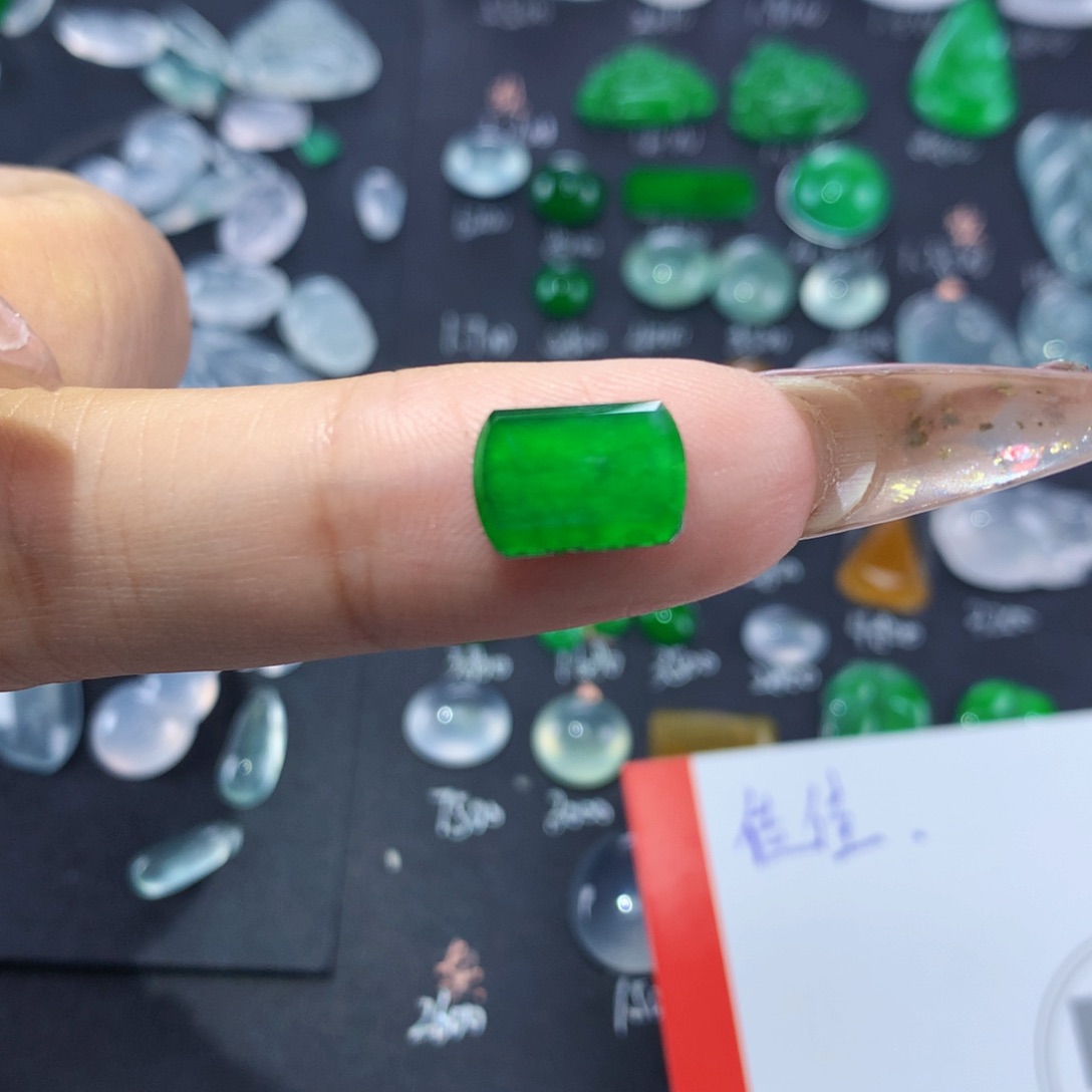 翡翠颈饰未镶嵌纯天然A货翡翠缅甸