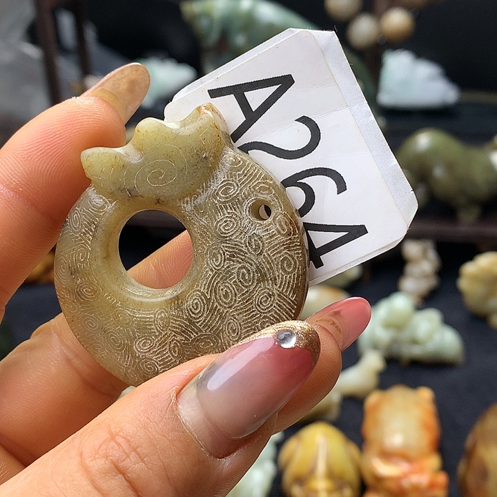 和田玉未镶嵌车挂