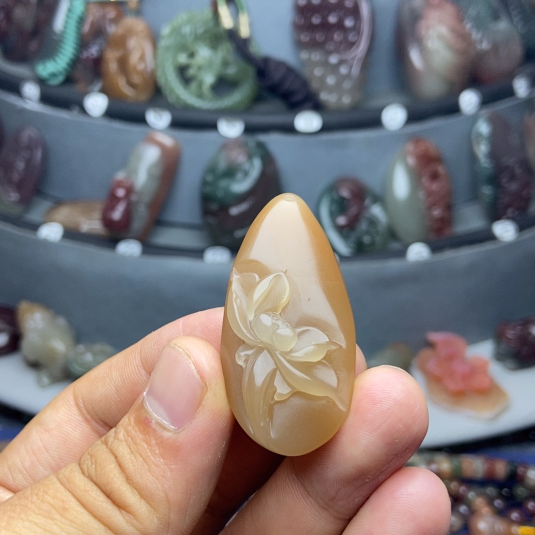 玛瑙/玉髓颈饰未镶嵌