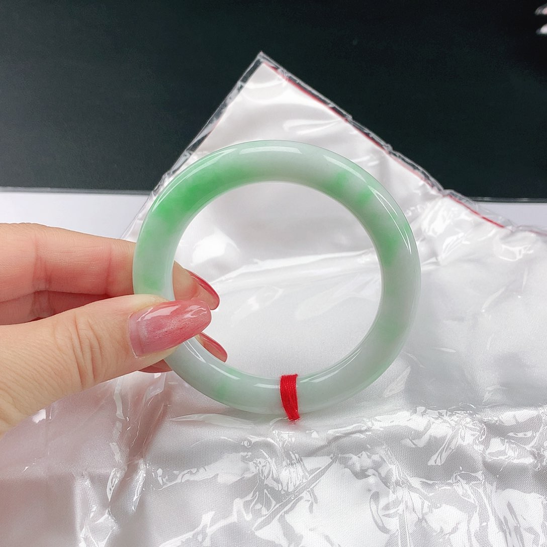 翡翠手镯未镶嵌翡翠022