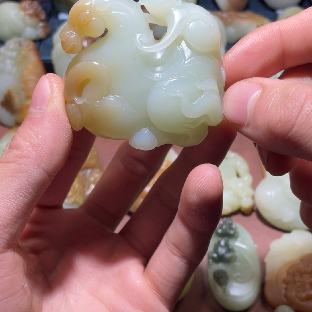 和田玉未镶嵌挂件