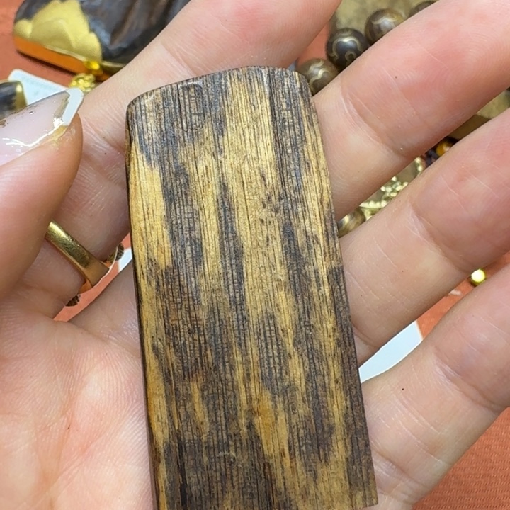 大叶紫檀（黑酸枝木类）