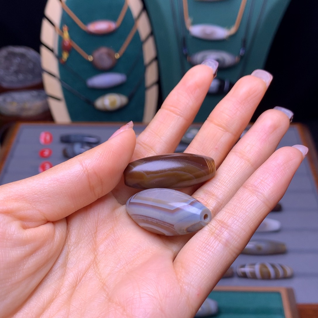 未镶嵌颈饰玛瑙/玉髓8**士