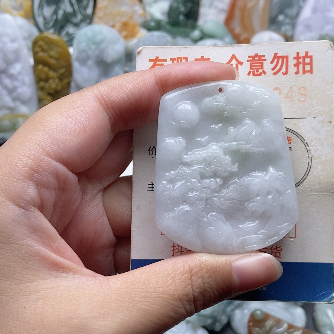 翡翠未镶嵌颈饰翡翠