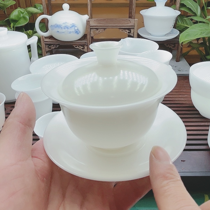 没有大的缝隙非常高，纯树梢