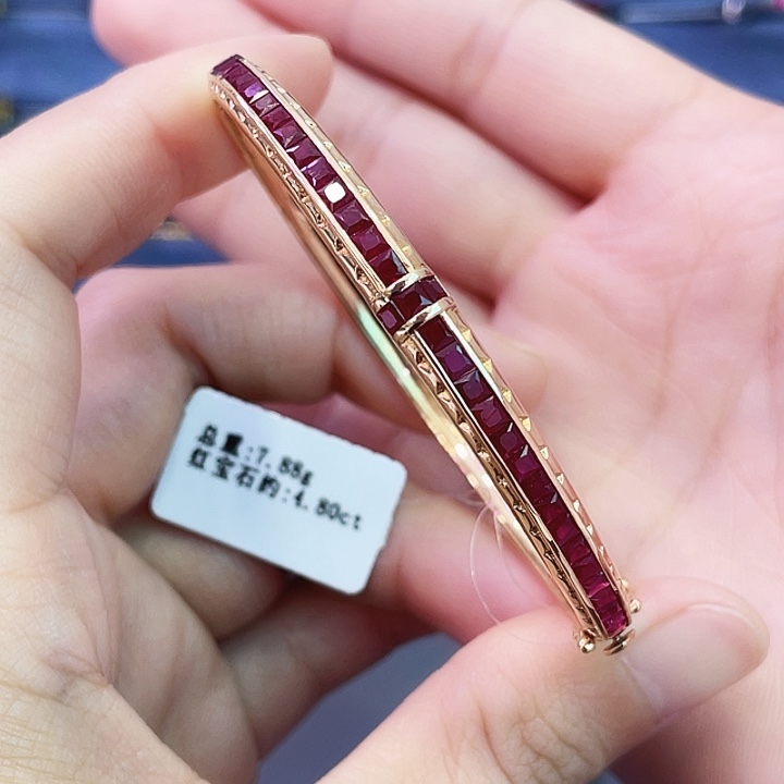 手镯红宝石18K金镶嵌4.80克拉