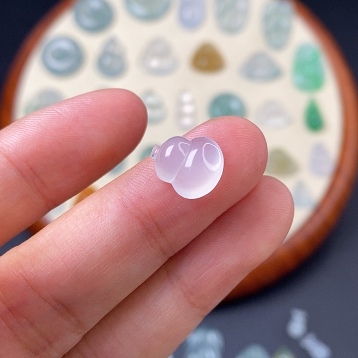 翡翠颈饰未镶嵌葫芦