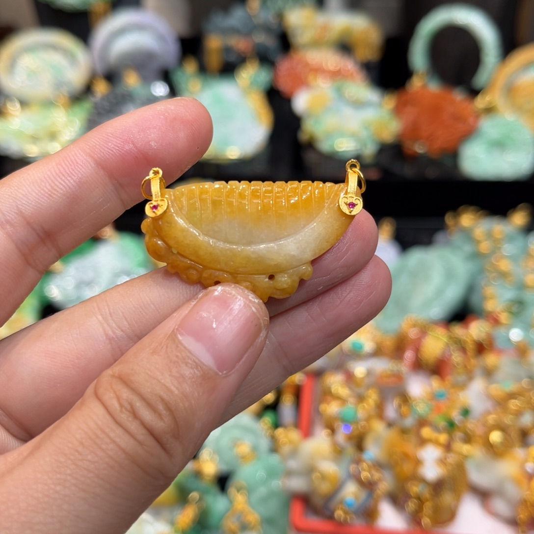 翡翠合金吊坠(赠链)