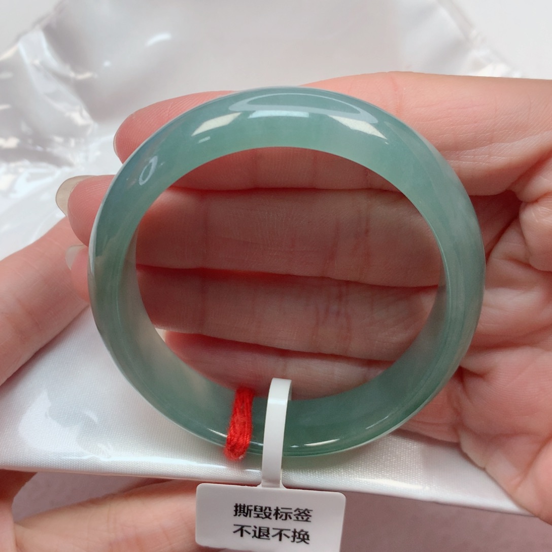 翡翠手镯未镶嵌53贵妃 深蓝底