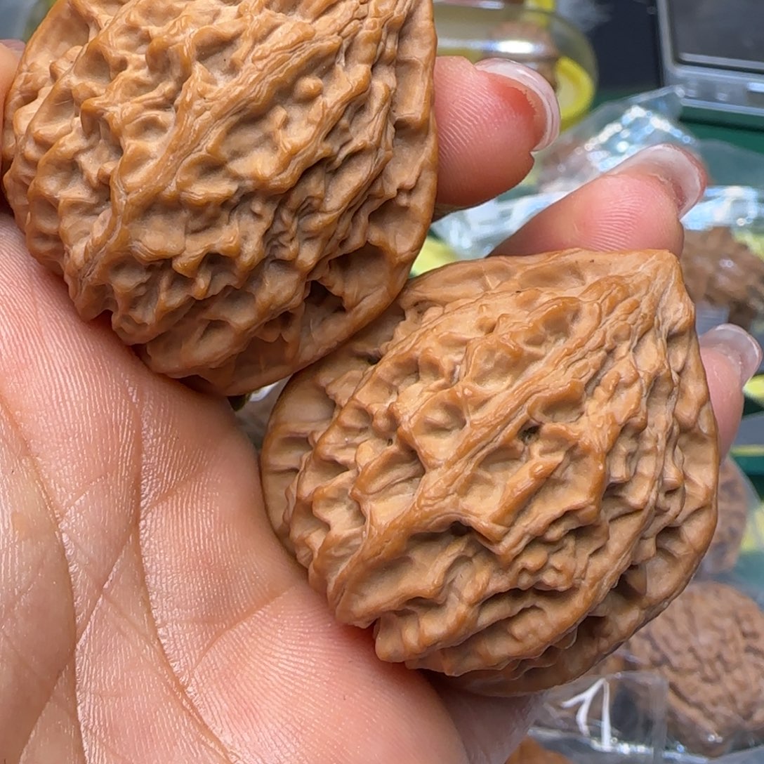 *****文玩核桃吊坠40原桩金牛