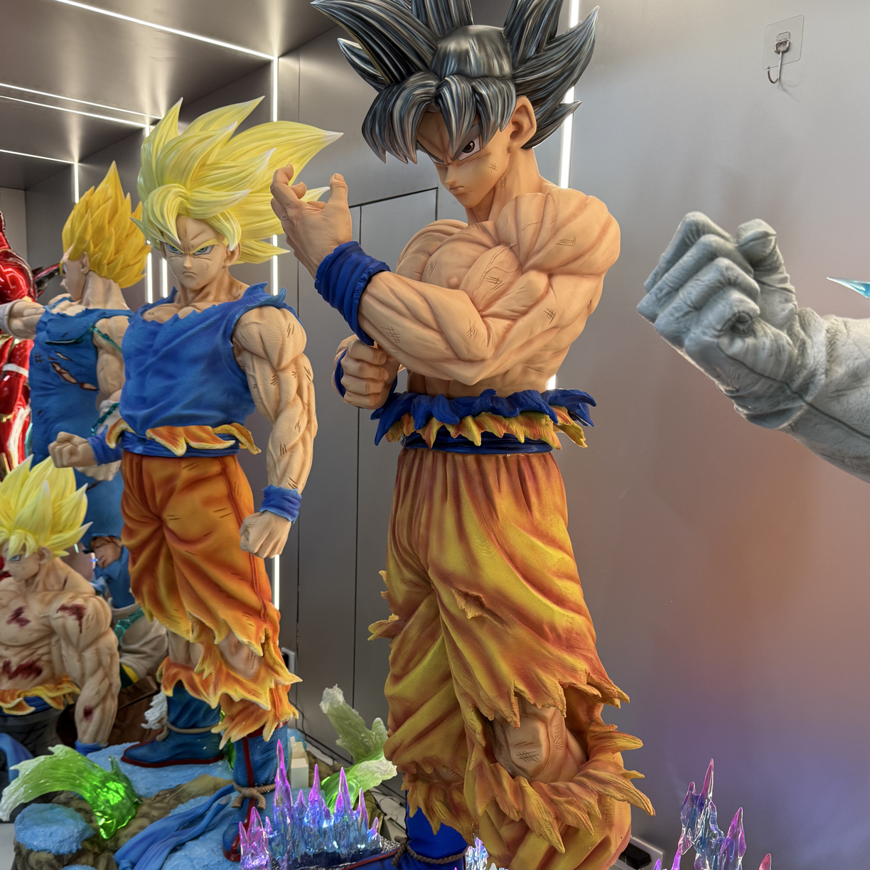 七龙珠贝吉塔手办雕像含头雕和发光底座模型摆件