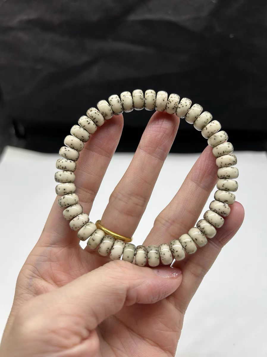 海南星月菩提同枝糯冰5X9正月通体大留白小细星1