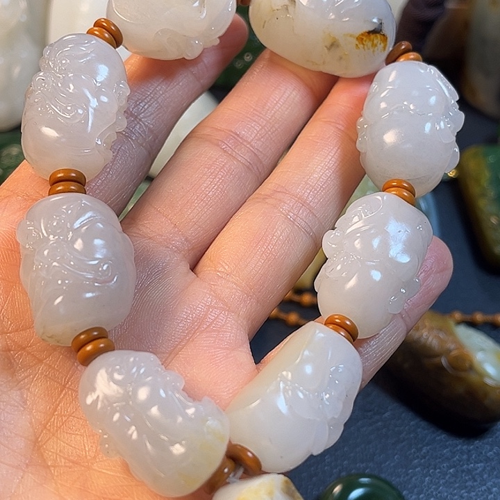 和田玉未镶嵌手串